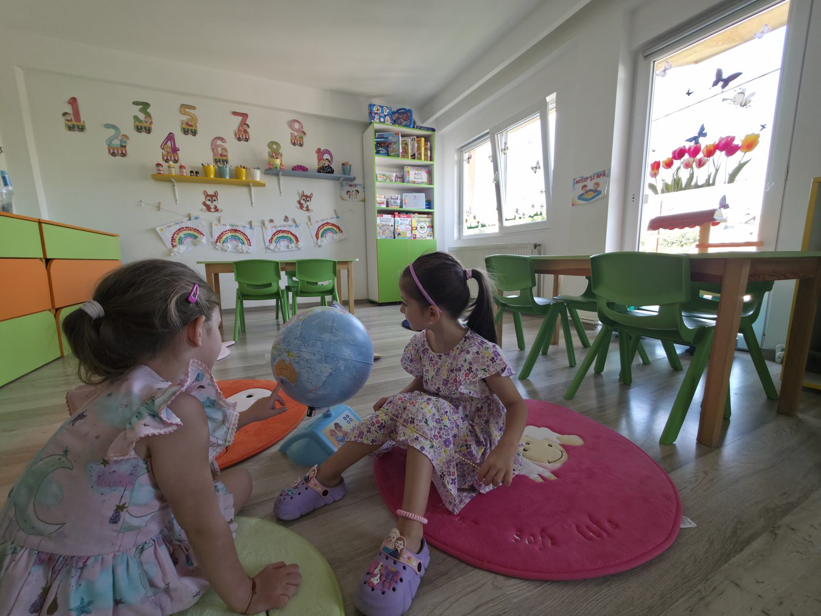 Copii la activități la Grădinița Tic Pitic, Sector 4